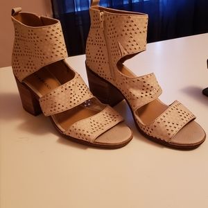 Lucky Brand sandals